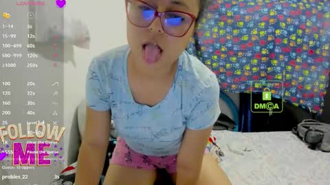 Snapshot of candy_val chatting on September 18, 7:10 am candy_val online show from September 18, 7:10 am