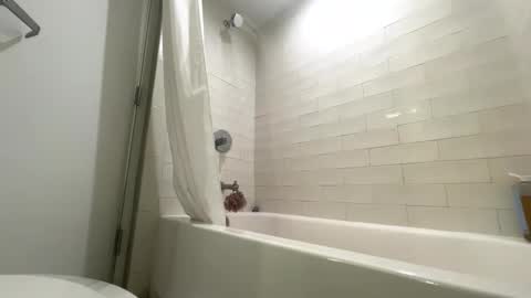 Snapshot of candyclaws05 chatting on March 1, 6:43 pm candyclaws05 online show from March 1, 6:43 pm