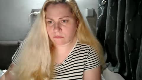 Laura online show from January 15, 8:48 pm