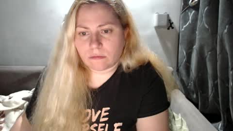 Laura online show from January 20, 7:04 pm