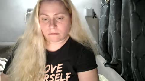 Laura online show from January 20, 10:15 pm