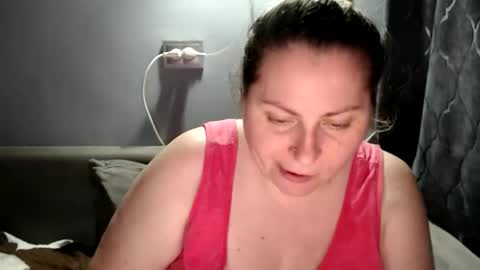 Laura online show from October 3, 7:22 pm