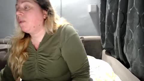 Laura online show from February 16, 7:54 pm