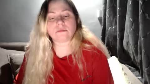 Laura online show from March 8, 2:04 am