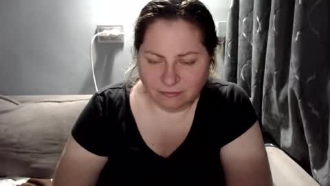 Laura online show from March 12, 7:53 pm