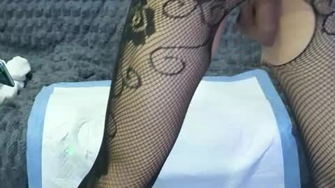 Snapshot of candydoll375 chatting on April 24, 5:10 am candydoll375 online show from April 24, 5:10 am