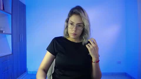 Snapshot of candydowson1 chatting on October 24, 9:22 pm Candy Dowson online show from October 24, 9:22 pm