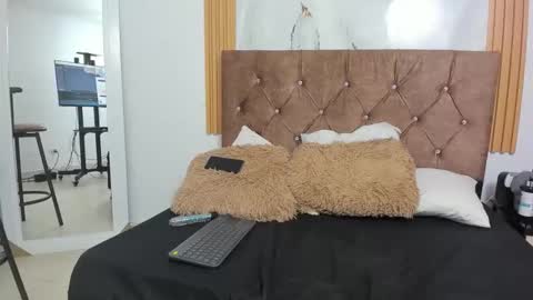 Snapshot of candyfox2606 chatting on February 21, 8:10 pm candyfox online show from February 21, 8:10 pm