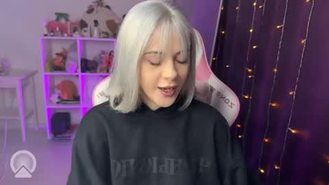 Snapshot of candyhannah chatting on September 16, 4:52 pm You can call me HH online show from September 16, 4:52 pm