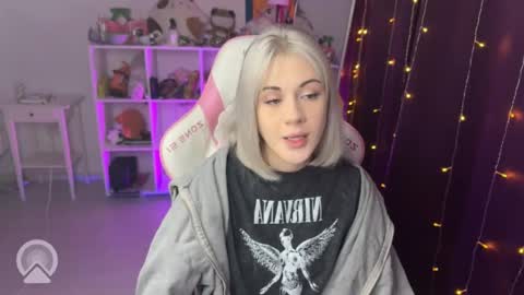 Snapshot of candyhannah chatting on September 20, 2:29 pm You can call me HH online show from September 20, 2:29 pm