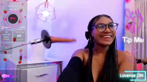 Snapshot of candyhot79 chatting on June 17, 7:48 pm candy hot online show from June 17, 7:48 pm