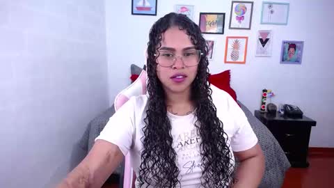 Snapshot of candyhot_sex chatting on November 10, 6:01 am Karen online show from November 10, 6:01 am