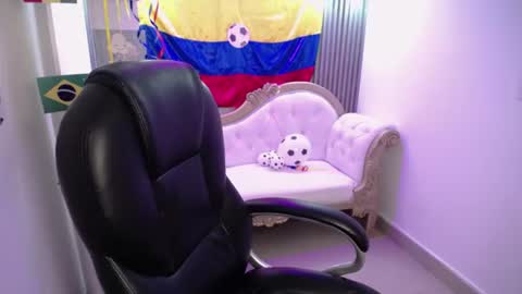 Snapshot of candyhot_tk chatting on July 15, 3:23 am candy online show from July 15, 3:23 am