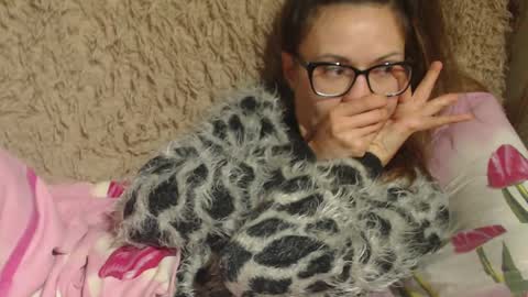 say meow and send tips  online show from December 5, 6:55 pm