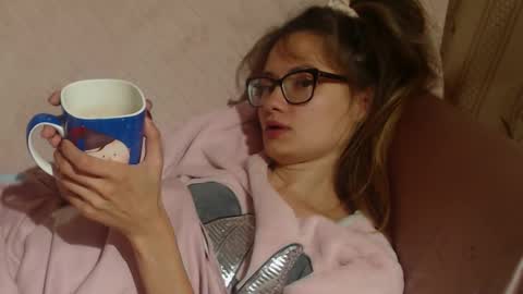 say meow and send tips  online show from October 3, 11:24 pm