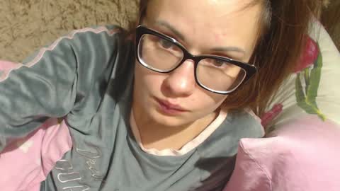 say meow and send tip  online show from December 6, 2:02 am