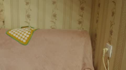 say meow and send tip  online show from October 17, 10:07 am