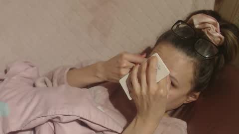 say meow and send tip  online show from November 26, 2:01 am