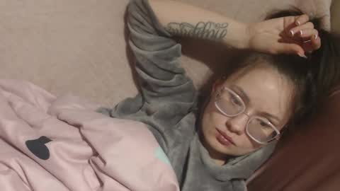 say meow and send tip  online show from March 21, 12:48 am