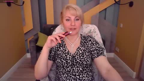 Snapshot of candylons chatting on April 30, 6:53 am CandyLons online show from April 30, 6:53 am