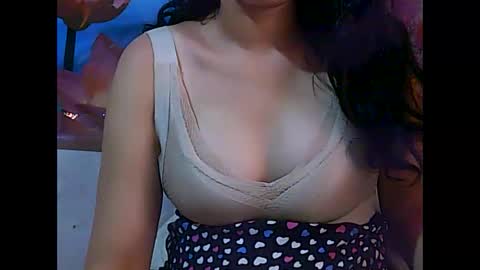 Snapshot of candylovesex2300 chatting on January 3, 1:36 pm candylovesex2300 online show from January 3, 1:36 pm