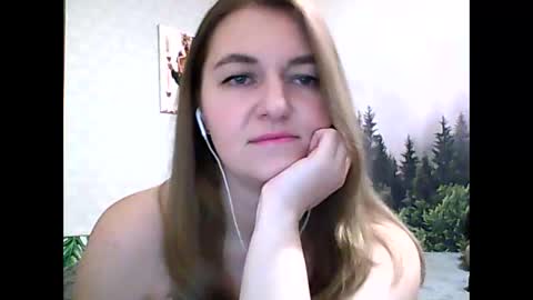 Snapshot of candyolime chatting on February 8, 9:36 pm Daisy online show from February 8, 9:36 pm