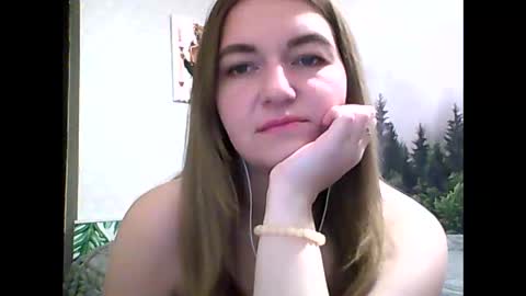 Snapshot of candyolime chatting on March 8, 10:02 pm Daisy online show from March 8, 10:02 pm