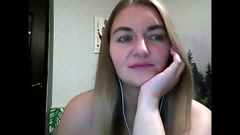 Snapshot of candyolime chatting on September 30, 8:36 pm Daisy online show from September 30, 8:36 pm