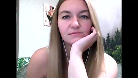 Snapshot of candyolime chatting on October 5, 8:18 pm Daisy online show from October 5, 8:18 pm