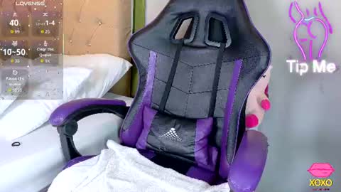 Snapshot of candyrose__ chatting on June 26, 11:58 am candyrose__ online show from June 26, 11:58 am