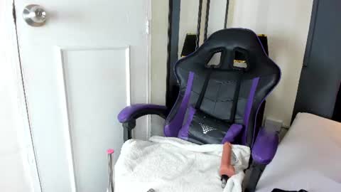 Snapshot of candyrose__ chatting on July 26, 12:01 pm candyrose__ online show from July 26, 12:01 pm