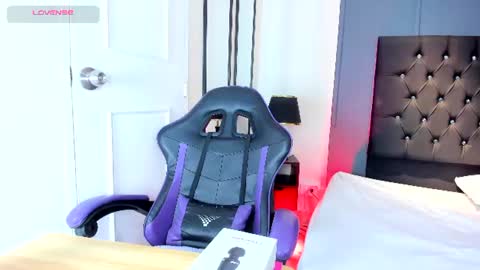 Snapshot of candyrose__ chatting on July 28, 12:01 pm candyrose__ online show from July 28, 12:01 pm