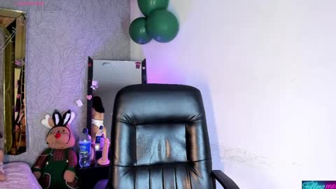 Candys Victoria online show from April 8, 2:55 am