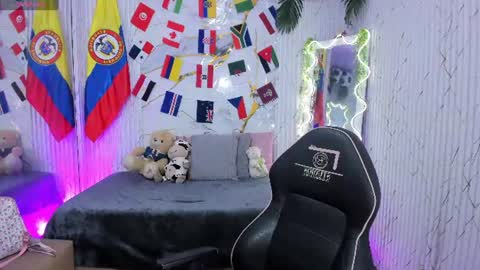Snapshot of candyy_tay1 chatting on July 9, 11:47 am CANDYY online show from July 9, 11:47 am