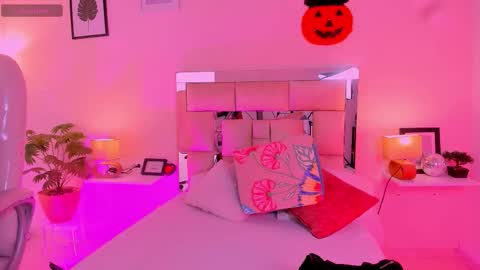 Candy online show from October 8, 7:11 pm