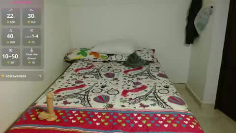 Snapshot of caneladeluxe chatting on October 31, 6:31 pm Violeta online show from October 31, 6:31 pm