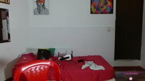 Snapshot of caneladeluxe chatting on March 25, 3:40 pm Violeta online show from March 25, 3:40 pm