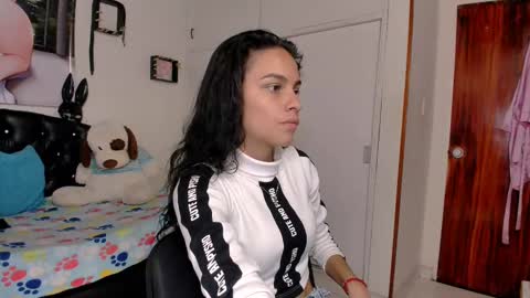 Snapshot of canelita_love221941 chatting on January 21, 7:17 pm canela online show from January 21, 7:17 pm