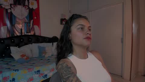 Snapshot of canelita_love221941 chatting on October 2, 7:43 pm canela online show from October 2, 7:43 pm