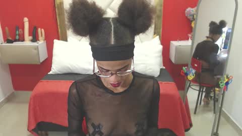 Canela online show from October 1, 2:23 pm