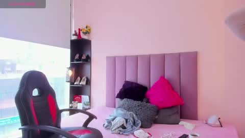 Snapshot of canndy_lover chatting on June 6, 1:05 pm canndy_lover online show from June 6, 1:05 pm