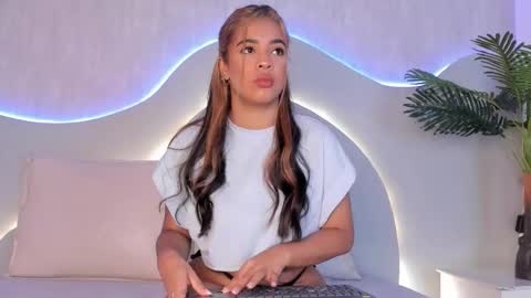 Snapshot of cannelasmith chatting on February 5, 5:17 pm cannelasmith online show from February 5, 5:17 pm