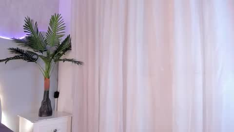 Snapshot of cannelasmith chatting on February 22, 1:20 pm cannelasmith online show from February 22, 1:20 pm