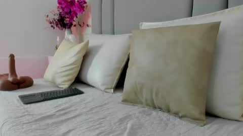 cannelasmith online show from July 10, 12:37 am
