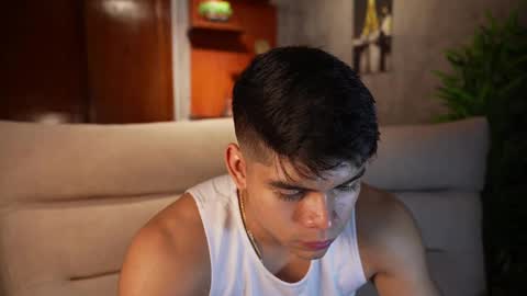 Snapshot of capizzi_ chatting on October 9, 4:43 am David Capizzi online show from October 9, 4:43 am