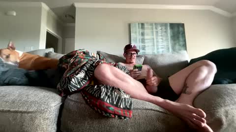 Snapshot of captaincumgun chatting on September 24, 3:15 pm Captaincumgun online show from September 24, 3:15 pm