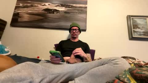 Snapshot of captaincumgun chatting on February 7, 5:22 am Captaincumgun online show from February 7, 5:22 am