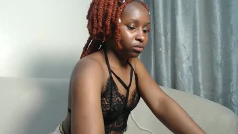 Snapshot of caramel_chocolate01 chatting on November 6, 8:32 pm caramel online show from November 6, 8:32 pm