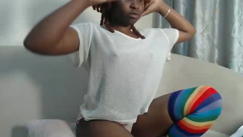 Snapshot of caramel_chocolate01 chatting on November 12, 8:19 pm caramel online show from November 12, 8:19 pm