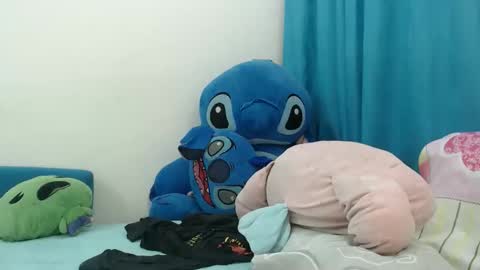 Snapshot of caramel_doll_ chatting on May 8, 4:51 am ing online show from May 8, 4:51 am